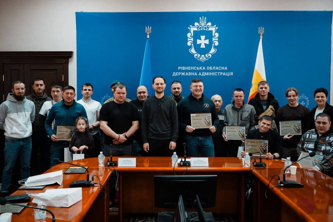 Двоє ветеранів із Зарічненської громади отримали сертифікати на придбання житла