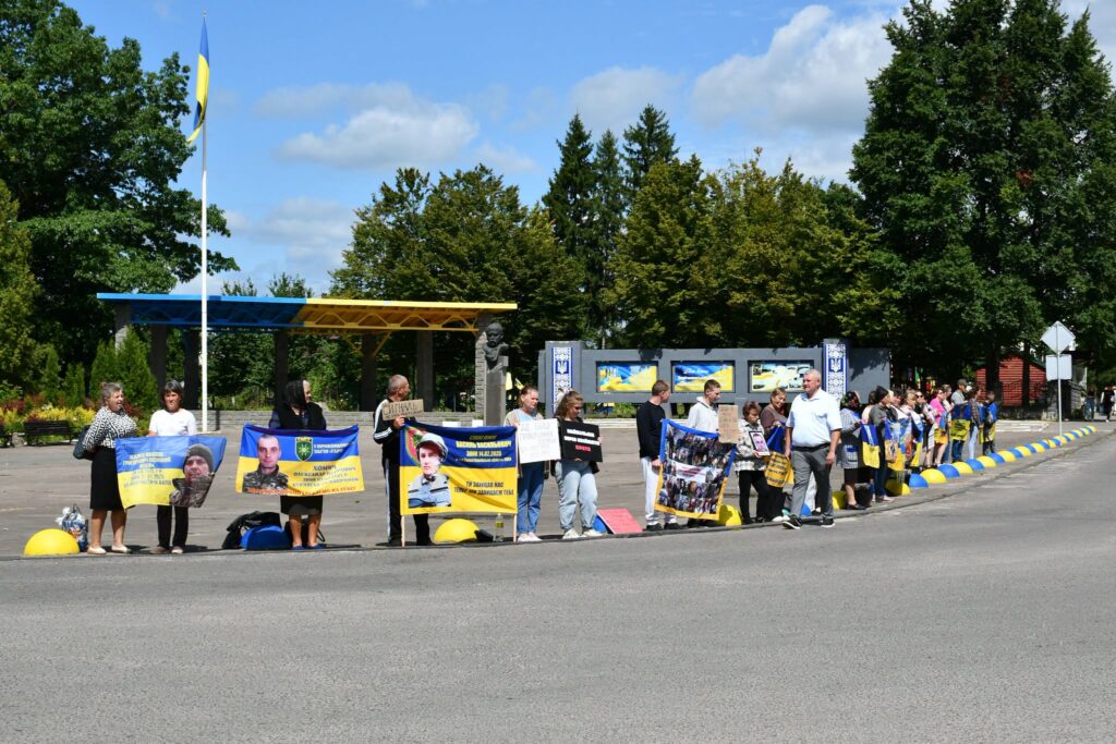 Акція у Зарічному: підтримка полонених та зниклих безвісти